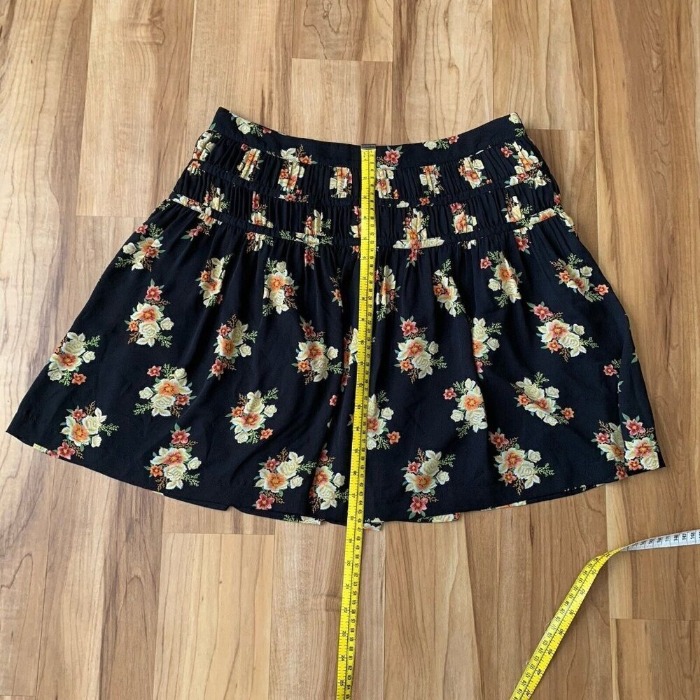 Loft Black Floral Pleated Mini Flare Lined Skirt Size 6 - Picture 4 of 7